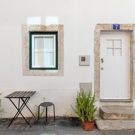 Classic Lisbon Homes: Bright & Central In Belem Exterior photo
