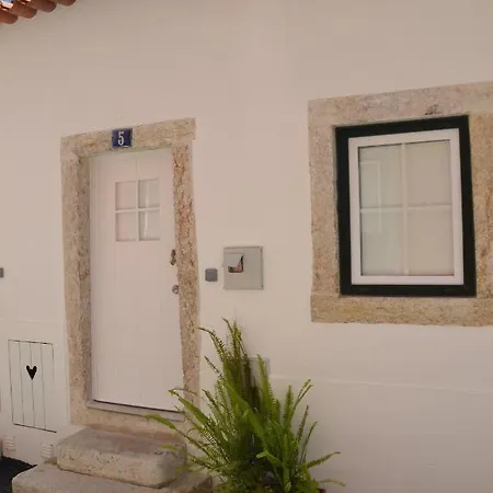 Classic Lisbon Homes: Bright & Central In Belem Exterior photo