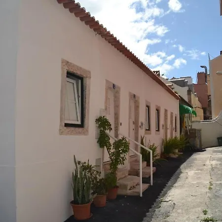 Classic Lisbon Homes: Bright & Central In Belem Exterior photo