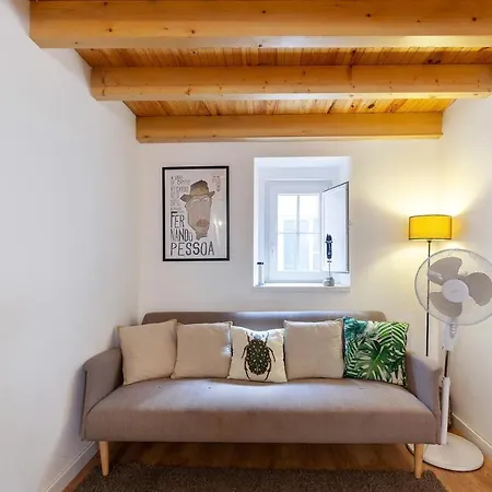 Classic Lisbon Homes: Bright & Central In Belem Exterior photo