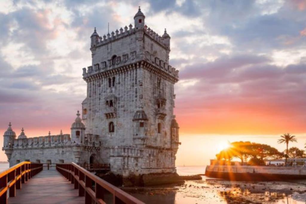 Classic Homes: Bright & In Belem Lisbona